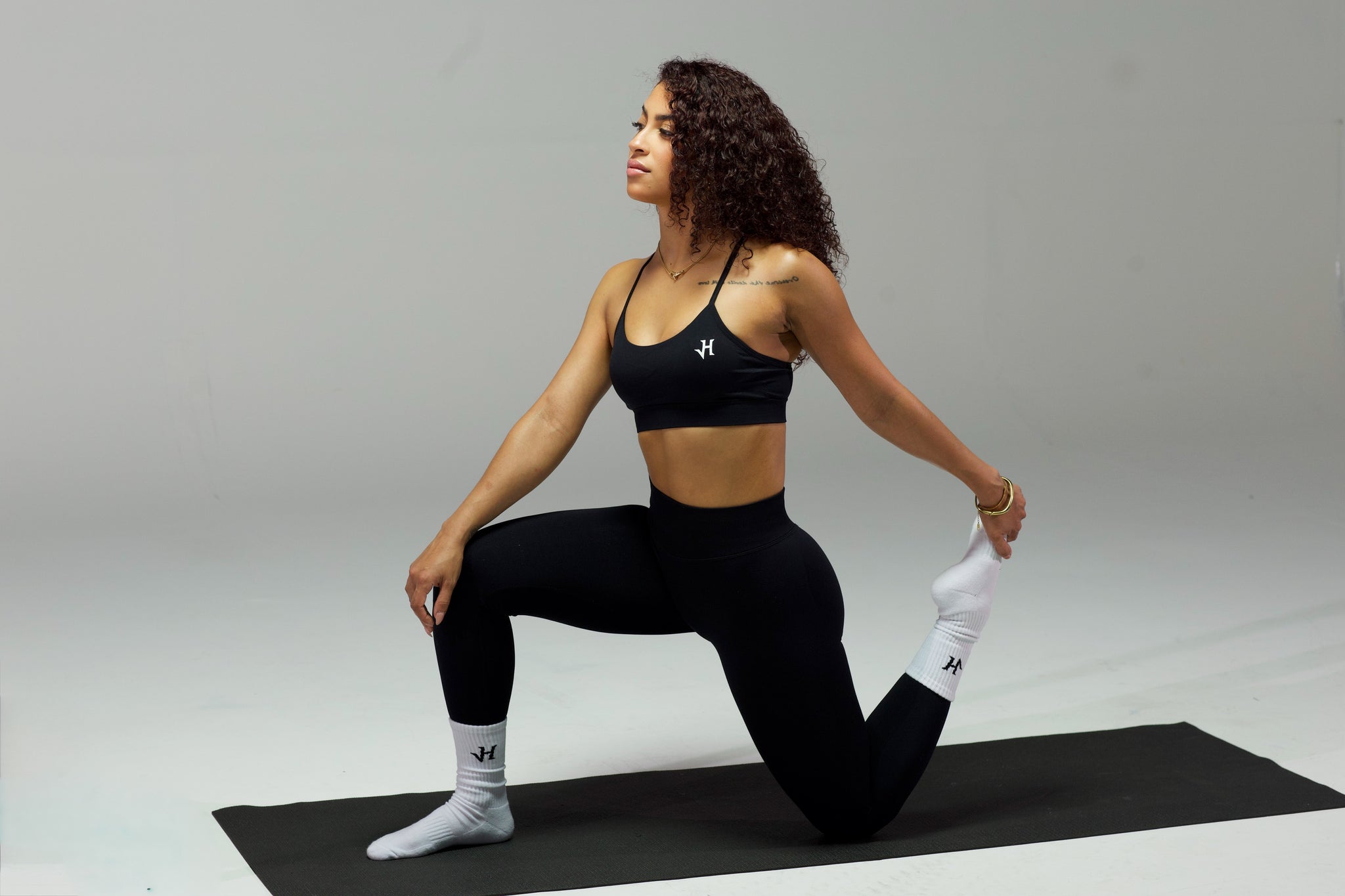 Classic Midnight Black Seamless Leggings